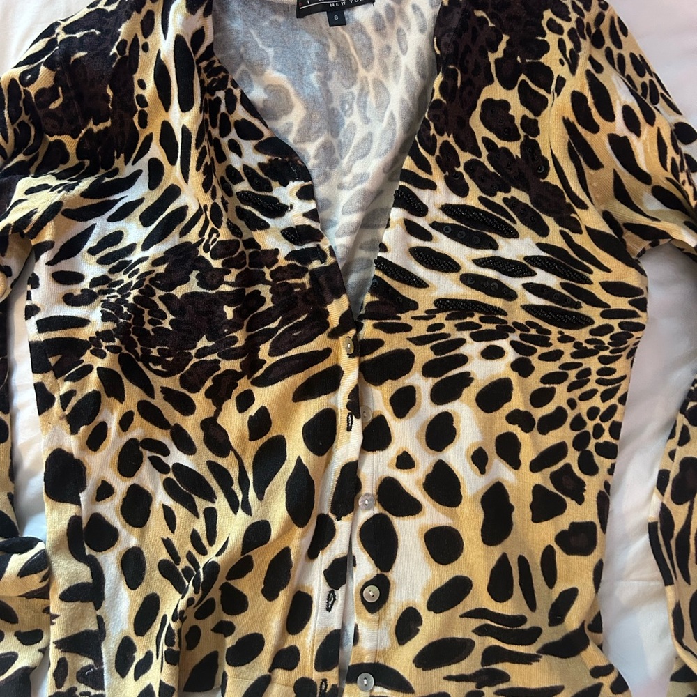 Vintage Leopard Print Button-Up Women's Top